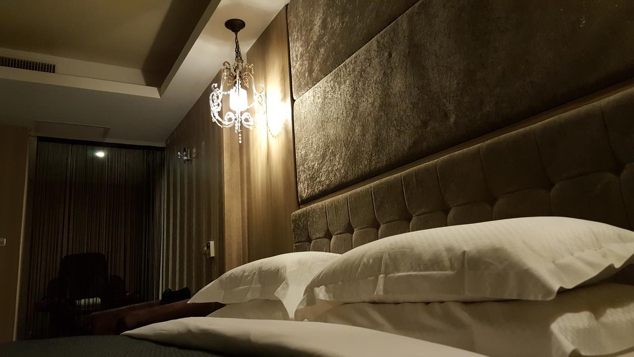 The Riverside Hotel & Motel Kaohsiung Exterior photo