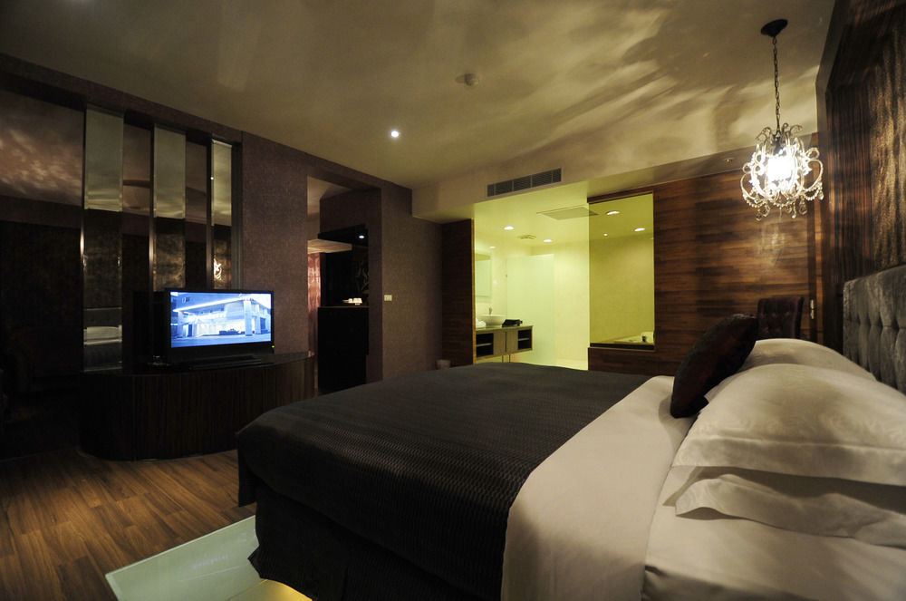 The Riverside Hotel & Motel Kaohsiung Exterior photo